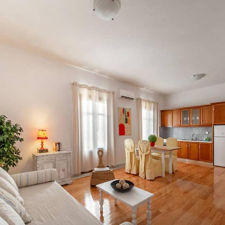 Seaview Stylish Flat In Andros - Walk To Beach Exteriör bild