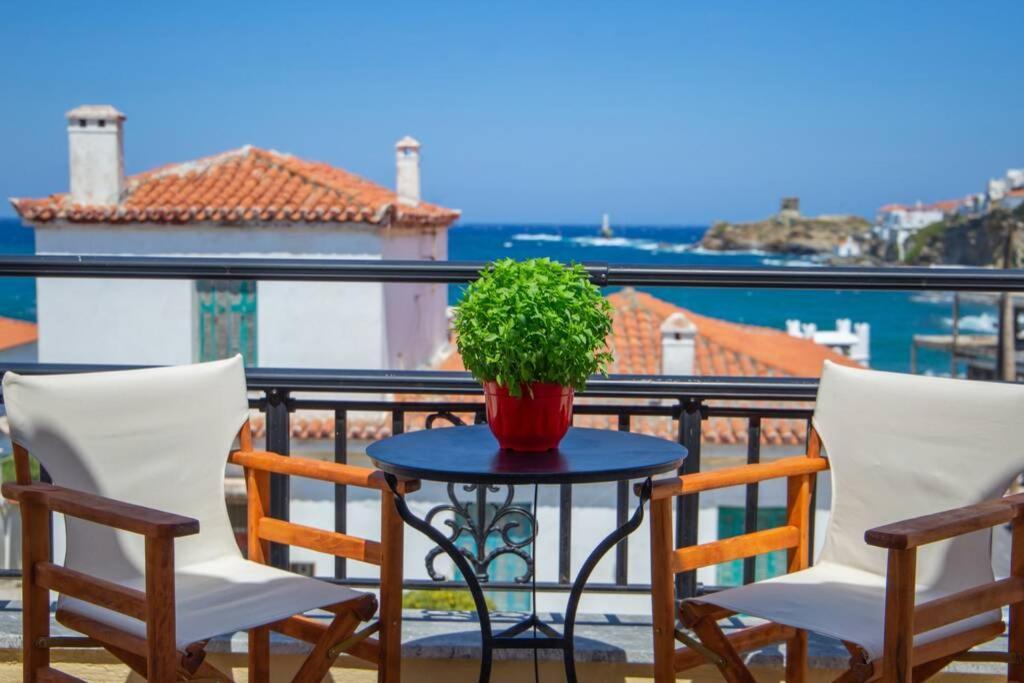 Seaview Stylish Flat In Andros - Walk To Beach Lägenhet Exteriör bild