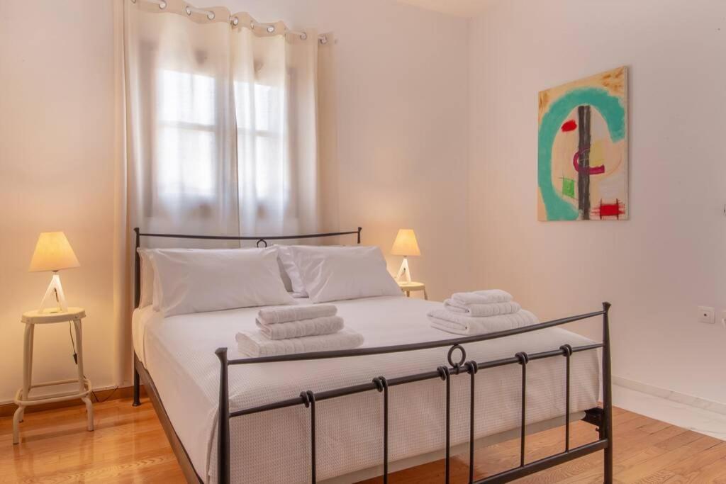Seaview Stylish Flat In Andros - Walk To Beach Exteriör bild