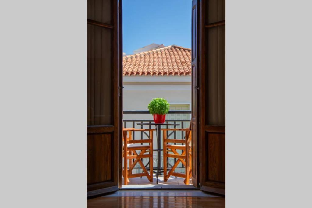 Seaview Stylish Flat In Andros - Walk To Beach Exteriör bild